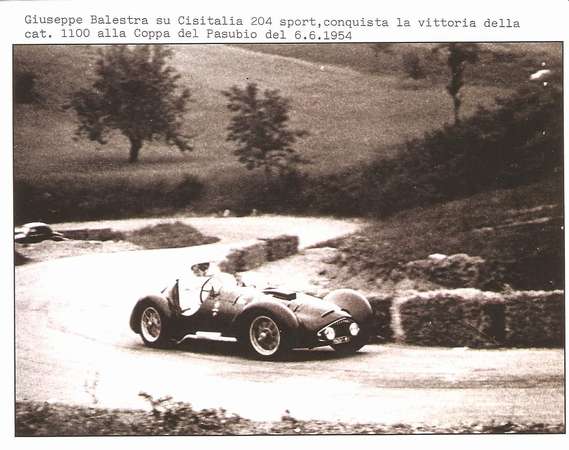 Giuseppe Balestra su Cisitalia 204 Abarth, 1 di classe nell'edizione del 1954.